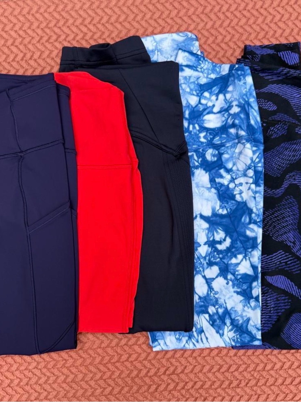 Lululemon size 6 colorful leggings/yoga perfect condition. Set of 5 lot